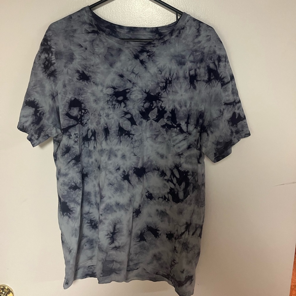 Navy blue grey tye dye tee